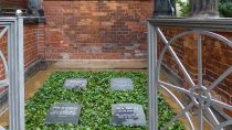 GRABSTÄTTE DER FAMILIE MARTIN GROPIUS IN KREUZBERG
